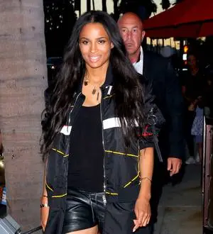 Ciara flaunts post-baby bod in underwear
