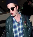 Pattinson's Mum Upset by Heroin Overdose Reports