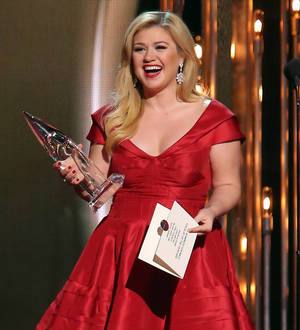 Kelly Clarkson: 'I have no problem piling on the pounds for baby'