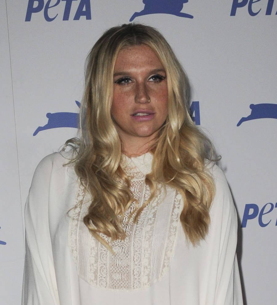 Kesha returns to haunted guesthouse to seek out sex ghost