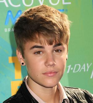 Bieber and Gomez shrug off split rumors in Northern Ireland