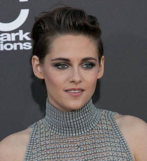 Kristen Stewart: 'Alec Baldwin is not a bad guy'