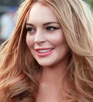 Lindsay Lohan's father speaks about bar spat
