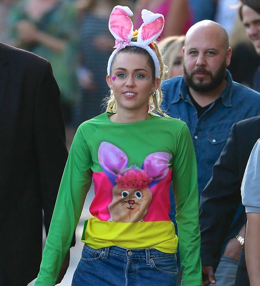Miley Cyrus sparks engagement rumours