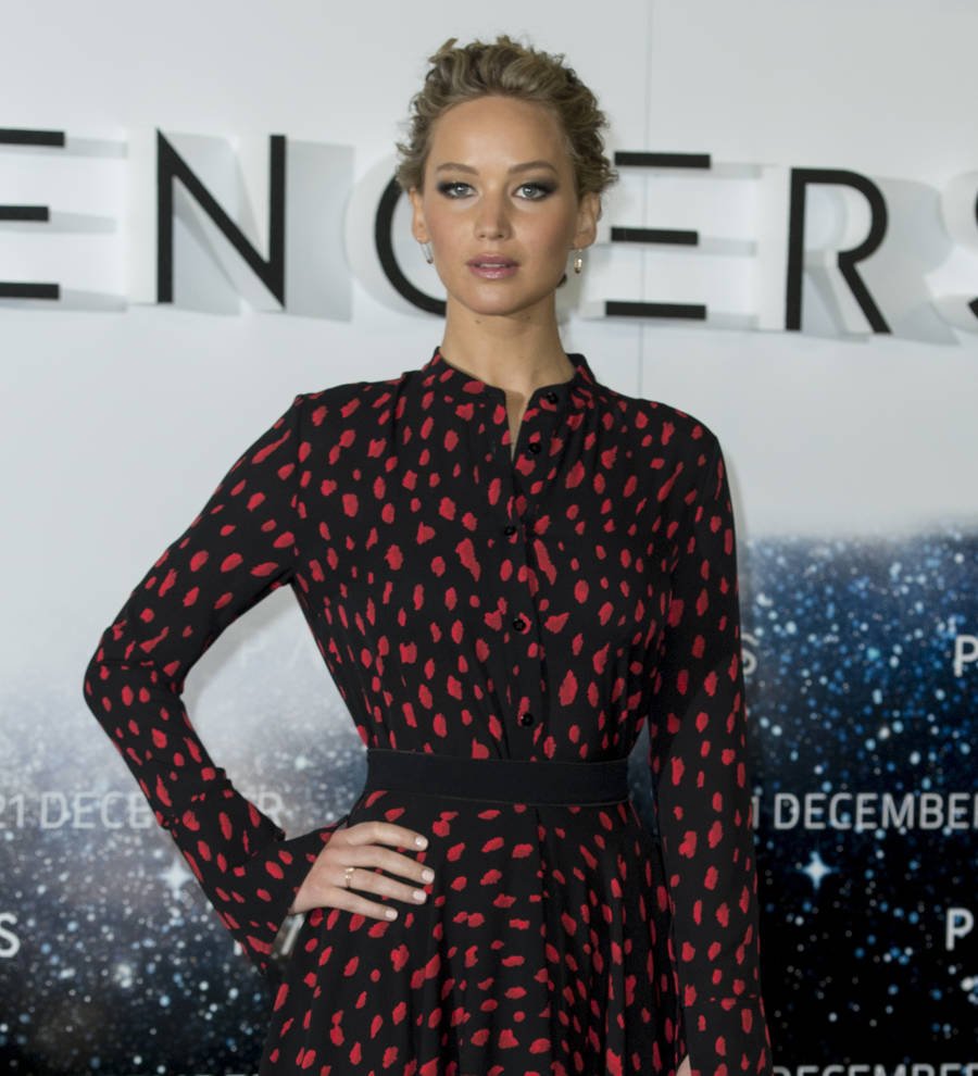 Jennifer Lawrence took her pre-kissing preparation up a notch for Christian Bale