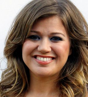 Kelly Clarkson eyeing Broadway musical