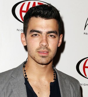 Jonas brothers dating Aussie best friends?