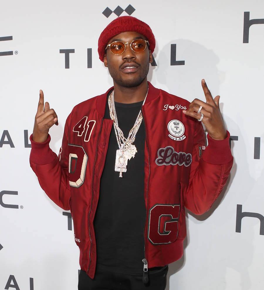Rapper Meek Mill checks into prison