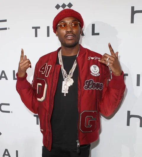 Rapper Meek Mill checks into prison