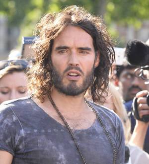 Russell Brand splits from girlfriend - report
