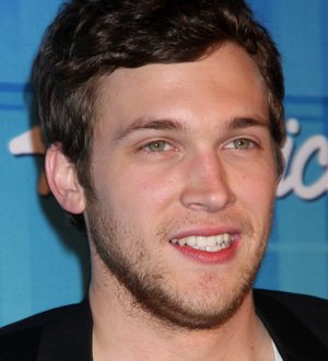 Idol champ Phillip Phillips leaves hospital