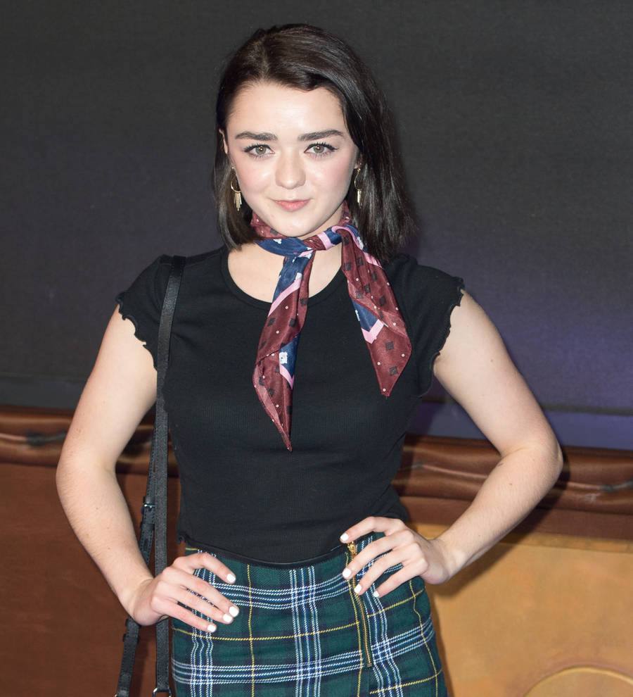Sexy Maisie Williams photos leak online
