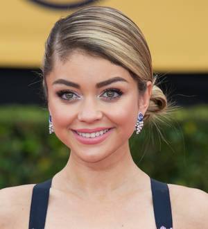 Sarah Hyland dating Vampire Academy co-star Dominic Sherwood