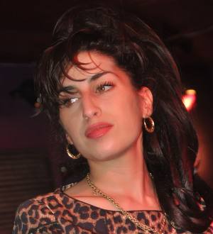 Tributes pour in for tragic Amy Winehouse