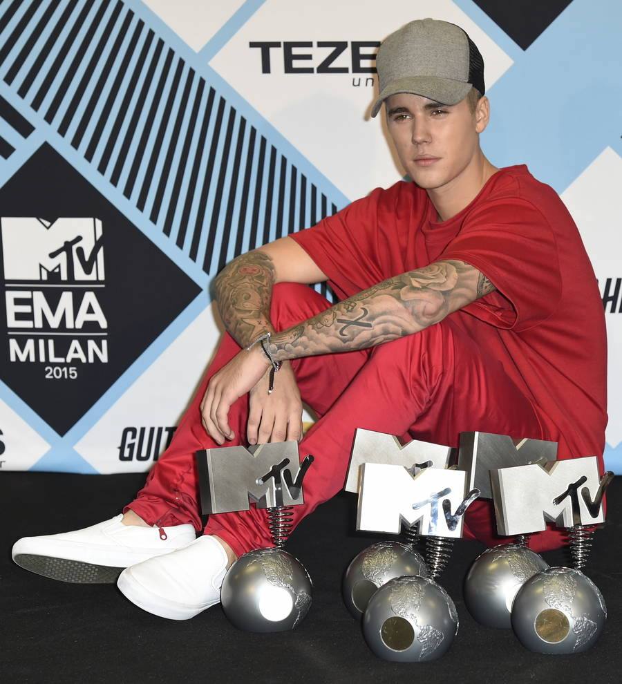 Justin Bieber dominates MTV European Music Awards
