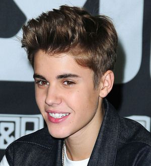 Justin Bieber visits sick fan in hospital