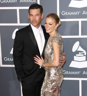 LeAnn Rimes hurts ankle on honeymoon
