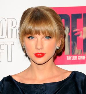 Taylor Swift never talks about work with famous pals
