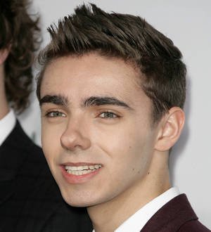 Nathan Sykes reaches out to sister of slain Connecticut teacher