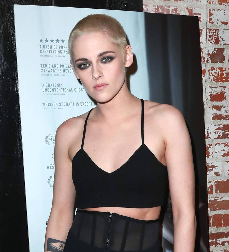 Kristen Stewart and girlfriend Stella Maxwell move in together - report