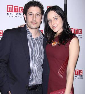 Jason Biggs to be a dad