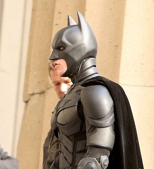 Bale's Batman costume struggles