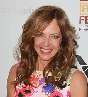 Allison Janney's dogs sprayed by skunks