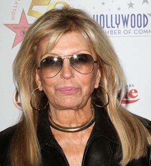 Frank Sinatra's daughter demands action over fake Twitter account