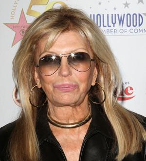 Frank Sinatra's daughter demands action over fake Twitter account