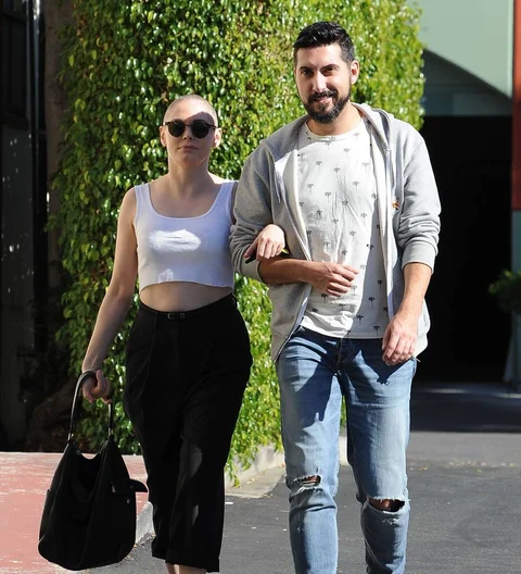 Rose McGowan files for divorce
