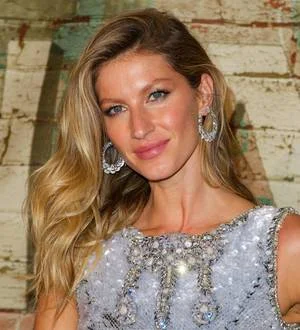 Model Stephanie Clegg weds in front of Gisele Bundchen and Michael Jordan