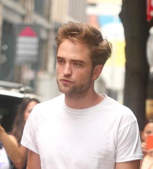 Robert Pattinson shames TV journalist for prying into personal life