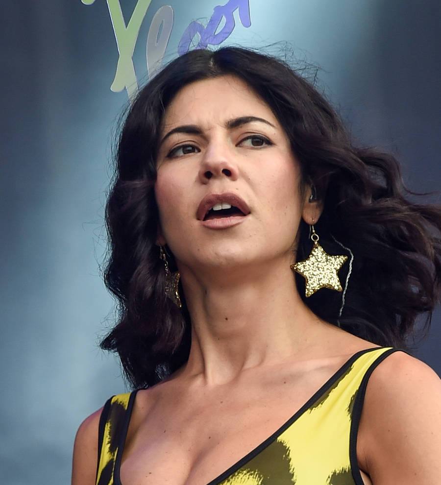 Marina and The Diamonds postpone tour