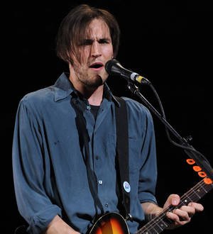 Josh Klinghoffer joins Malian rockers Tinariwen for new album