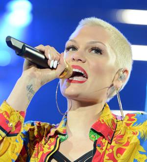 Jessie J axes concert over illness