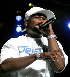 Lloyd Banks Saves 50 Cent From Stage Invader