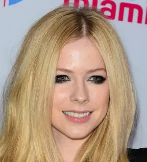 Avril Lavigne slams rehab rumors
