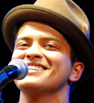 Bruno Mars Topples Britney Spears