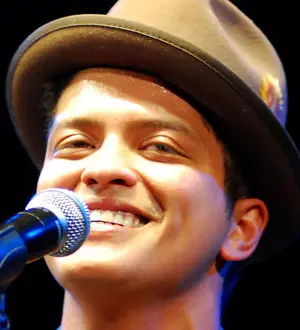 Bruno Mars Topples Britney Spears