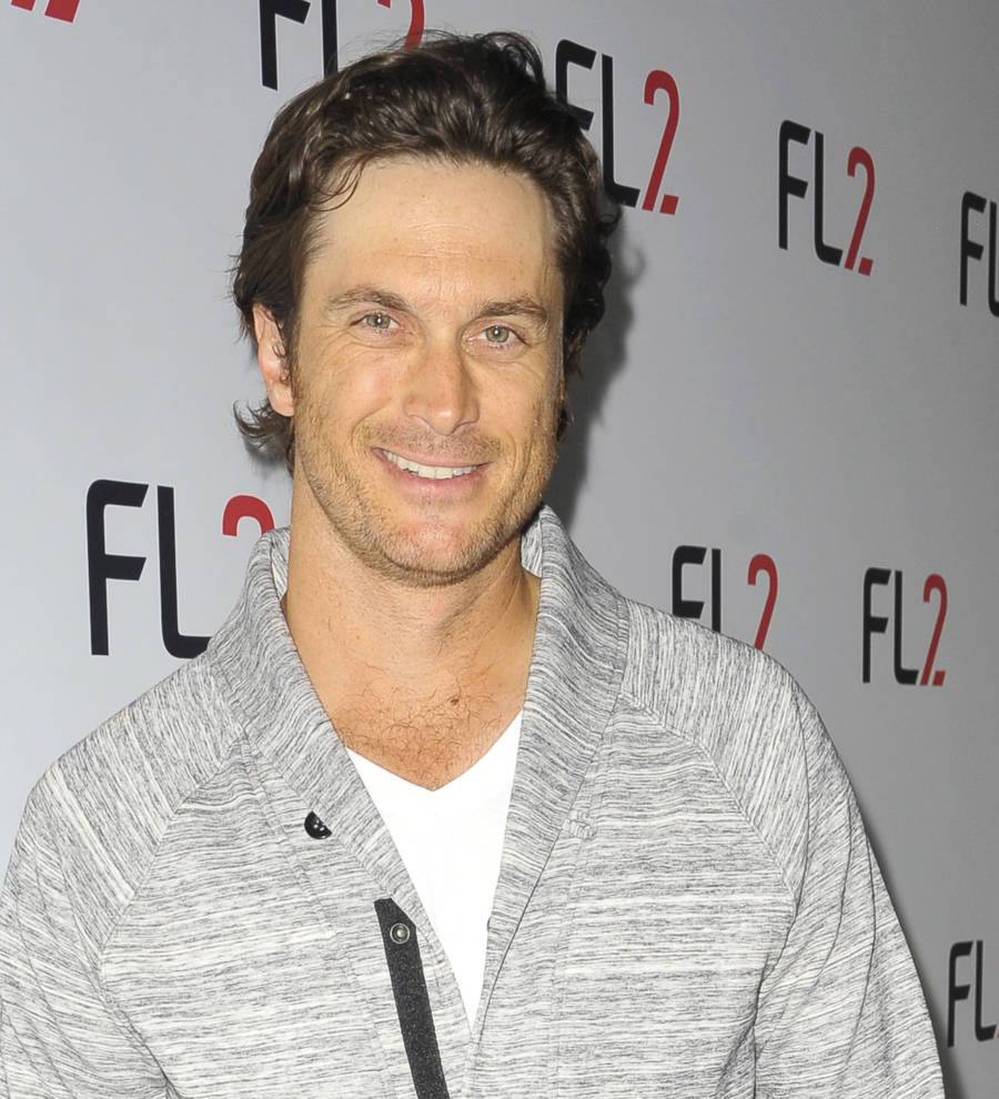Oliver Hudson pokes fun at sister Kate and Brad Pitt dating rumors