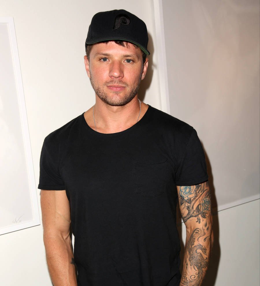 Joey King: 'Ryan Phillippe is a terrible saxophone player'