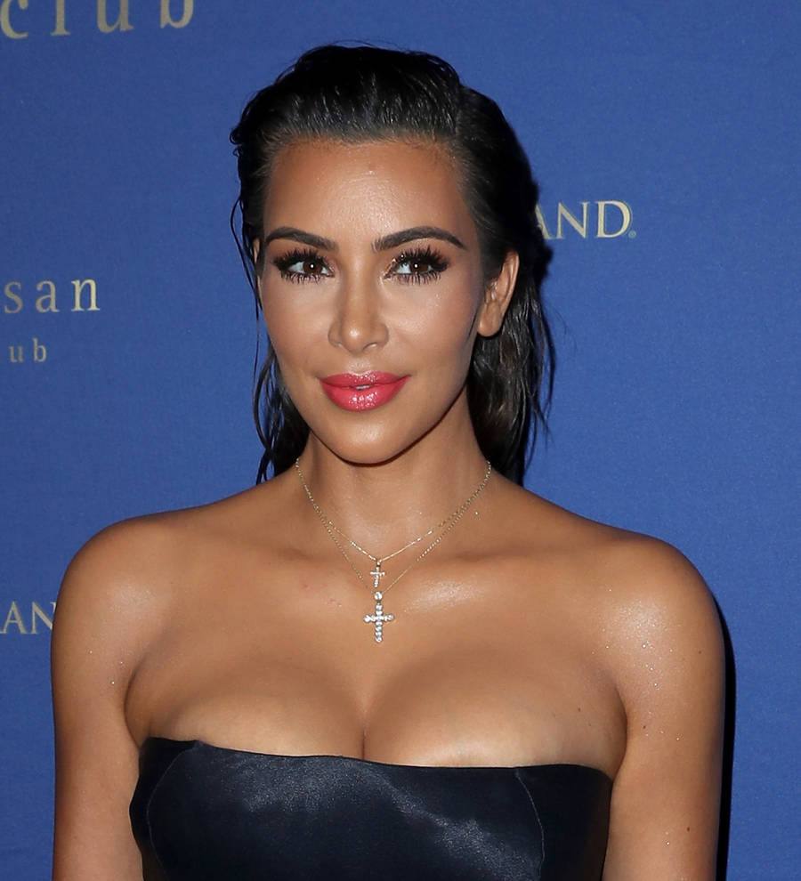 Kim Kardashian visits secretive Kanye West exhibition