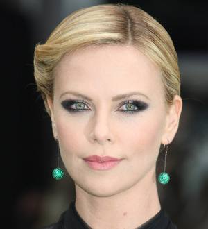 Charlize Theron hates pretentious actors