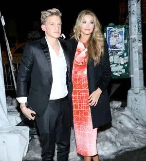 Cody Simpson enlists model girlfriend for new video