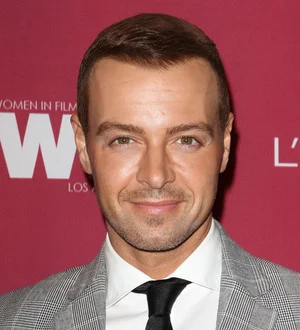 Joey Lawrence paid to save pooch