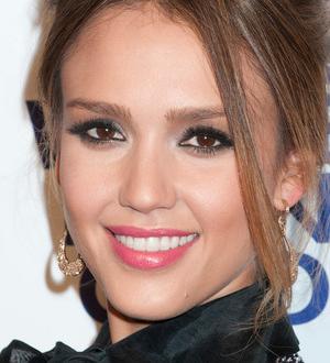 Jessica Alba teaches daughter to be charitable