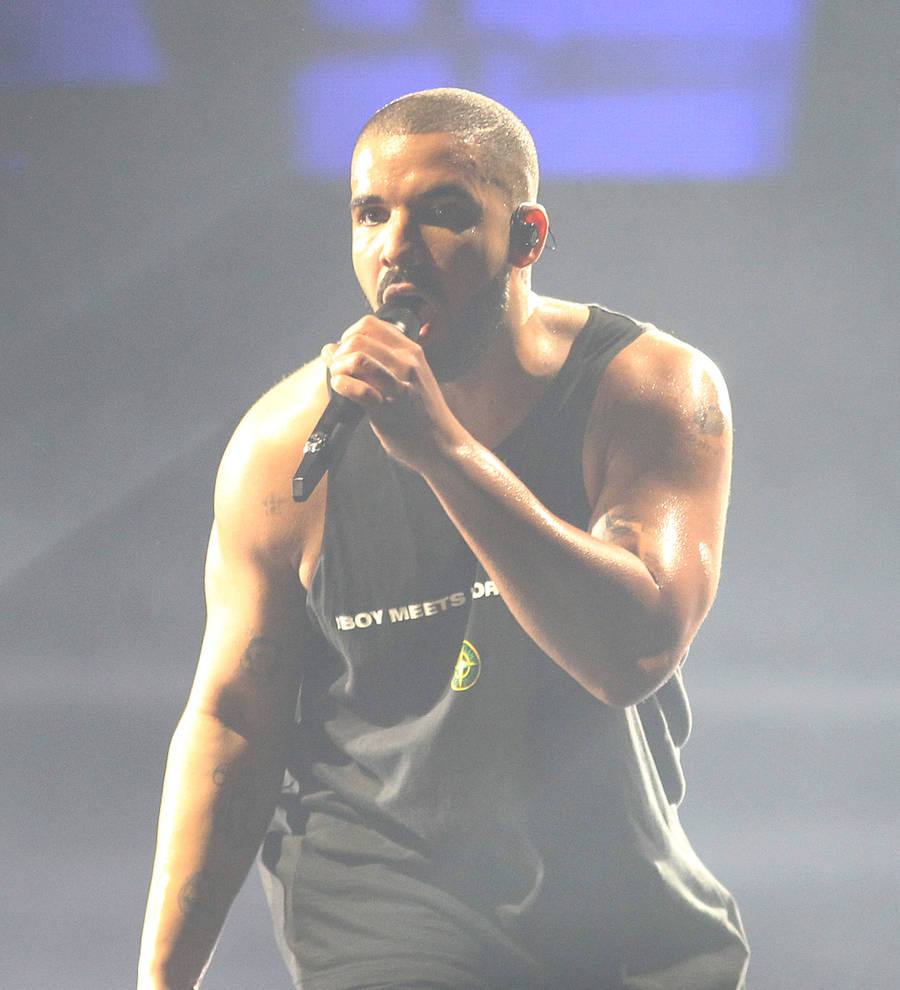 Drake finally performs in Amsterdam after recovering from illness