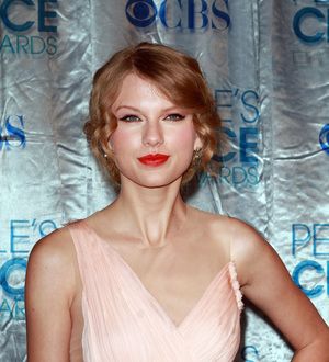 Owl City singer dedicates love song to Taylor Swift