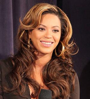 Beyonce and Angelina Jolie are Most Powerful Moms