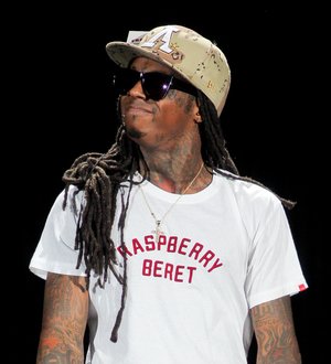 Lil Wayne helping to build skate park
